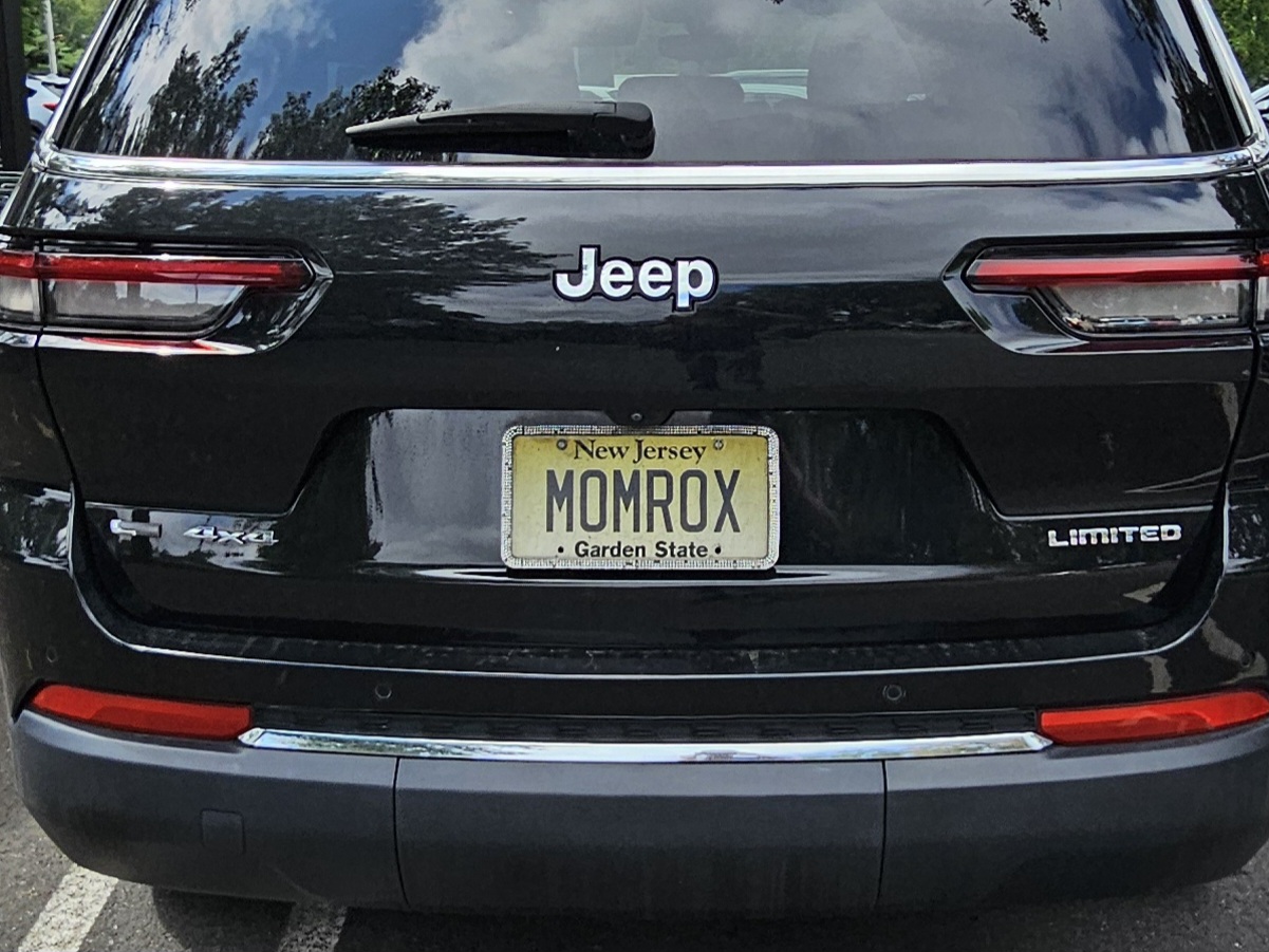 MOMROX Vanity plate