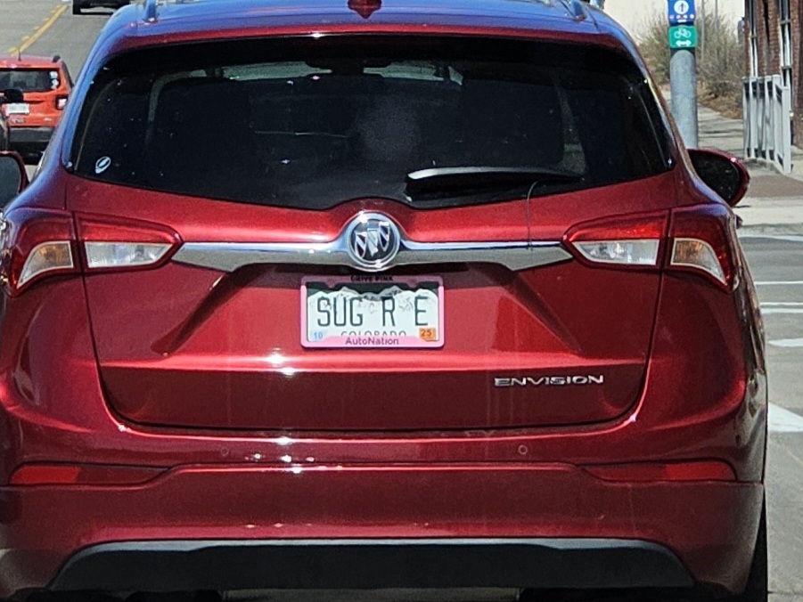 SUG R E vanity plate