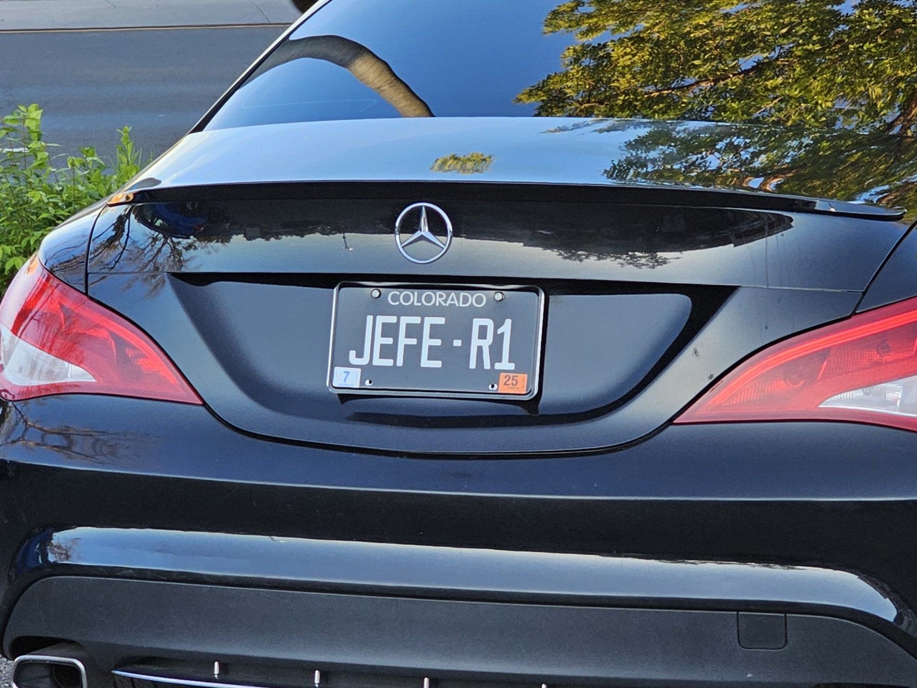 jefe r1 vanity plate
